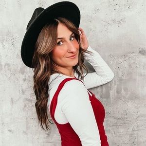 Meet your Posher, Candace